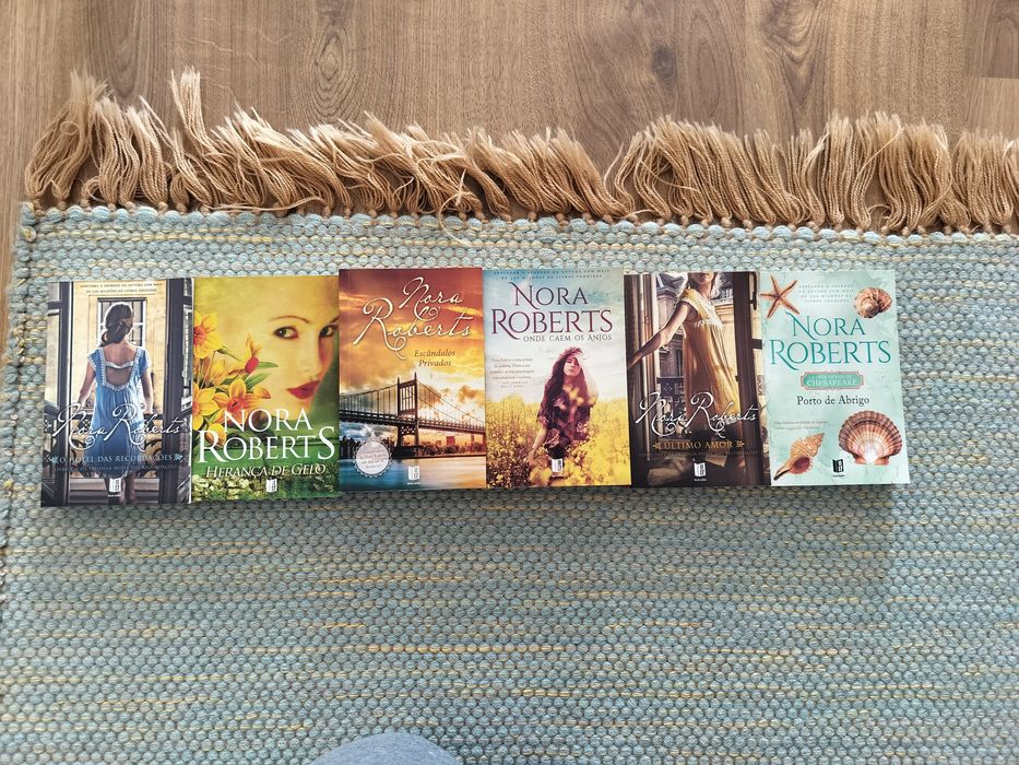 Vendo livros de bolso Nora Roberts