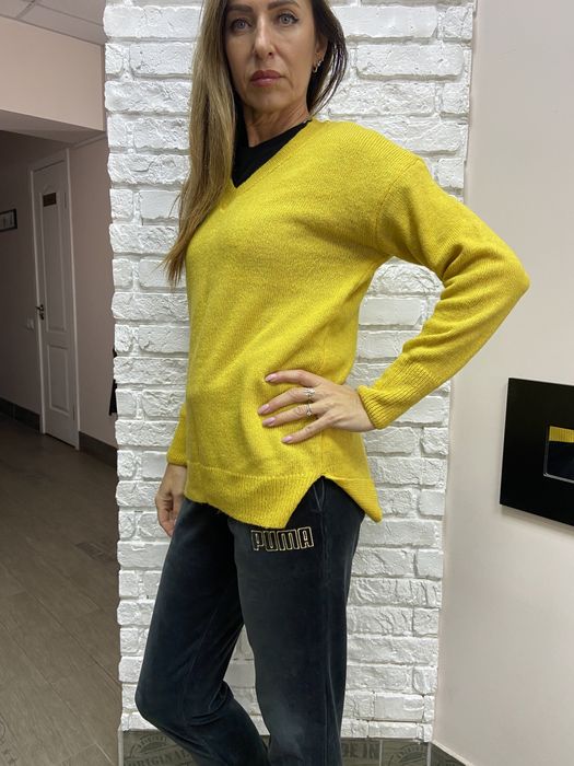 Свитер женский жёлтый