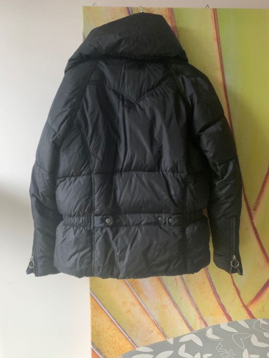 Kurtka puchowa LEVIS damska