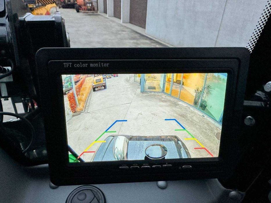 Pá Carregadora Telescópica Wolf WL825T