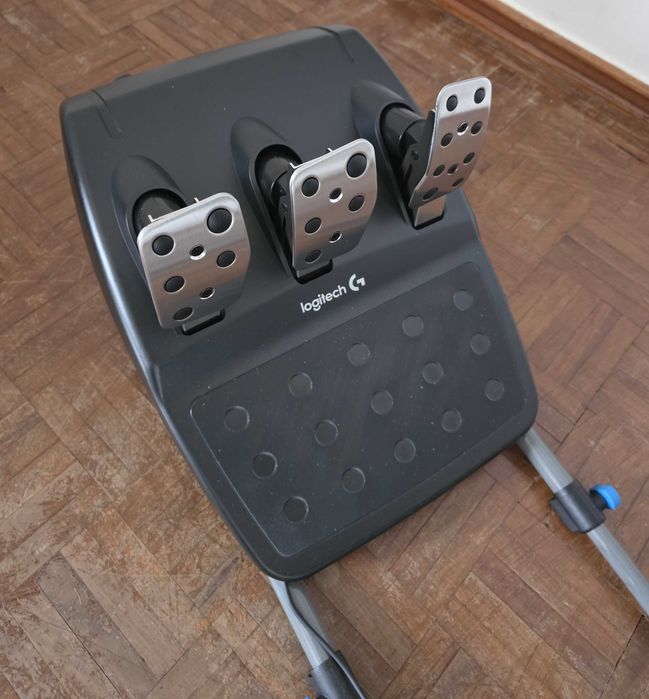 Logitech G29 c/pedais+Playseat Challenge X Logitech G Edition