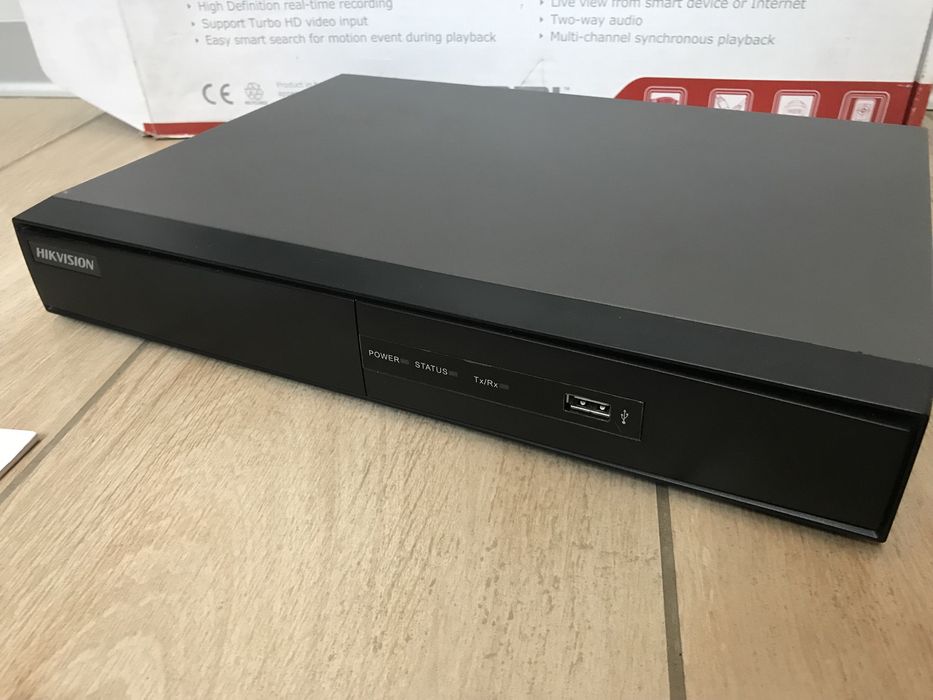 Видеорегистратор Hikvision DS-7204HGHI-SH