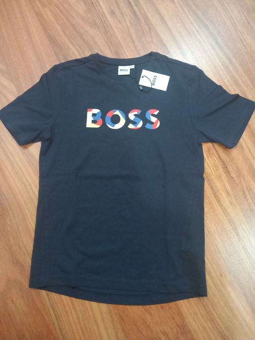T-shirt Boss 10A nova