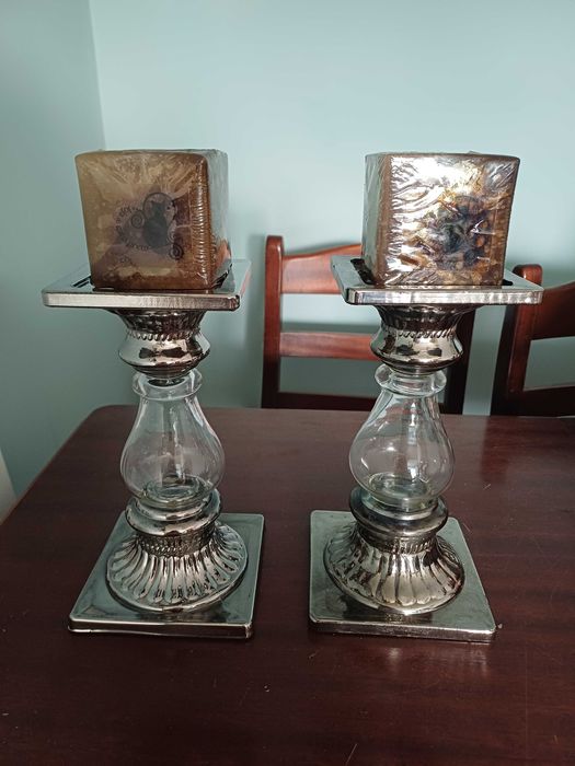 Par de Castiçais da Gato Preto mais Velas