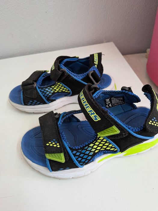 Sapatos crianças diversas idades