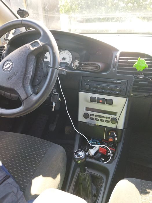 Opel Zafira 2.2D 2003 року