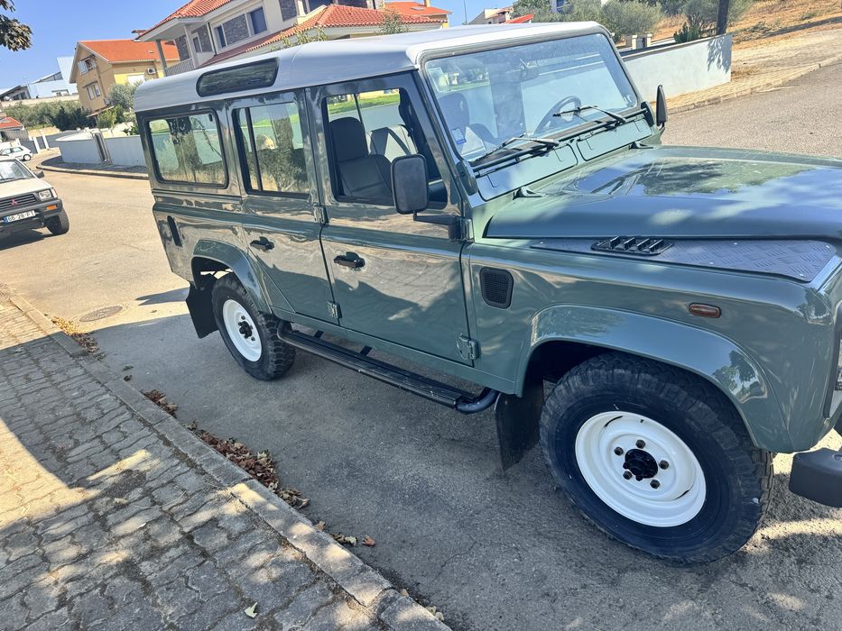 Land Rover Defender 110  9 Lugares com Ac