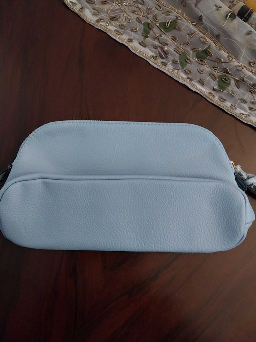 Bolsa Hay Azul, Clutch Nova (Oriflame) perfeita para festa e cocktail