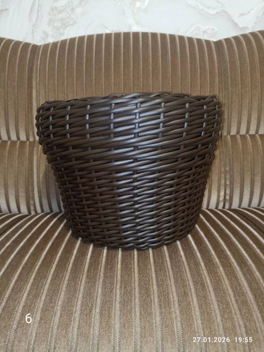 Стильне декоративне кашпо для рослин