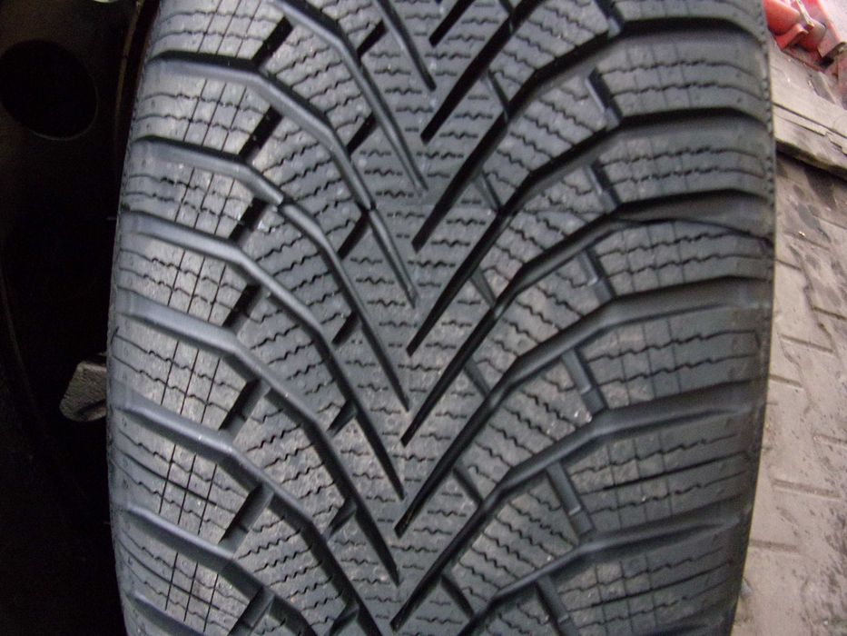 Koła zimowe stalowe Toyota  5x114,,3 205/55/16 Nowe opony