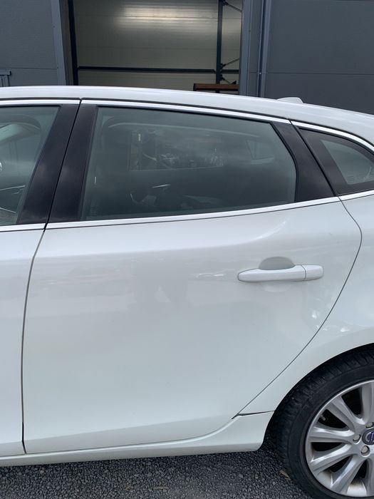 Volvo V40 II drzwi lewe tylne lewy tył 614-46