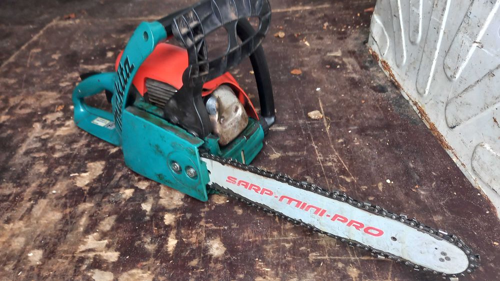 Makita DCS4610 pilarka spalinowa 2.3km