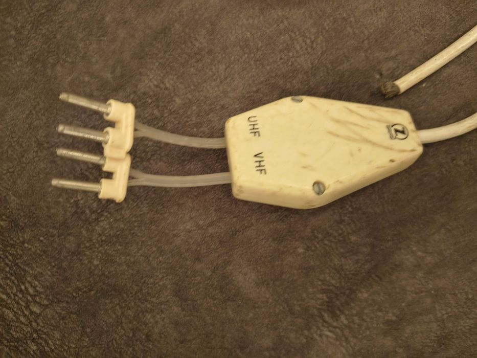 Kabel z wtyczką do starego radia