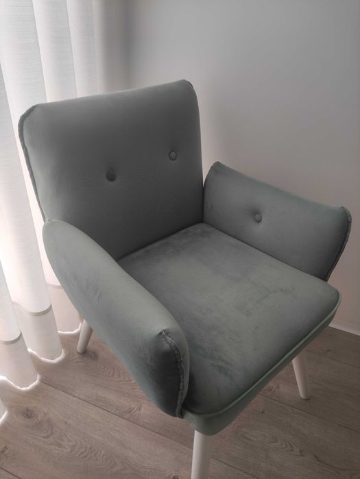 Ótimo estado! cadeira e banco comprido com arrumação