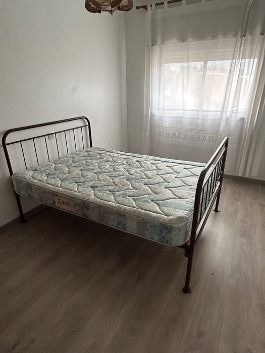 Cama ferro castanha