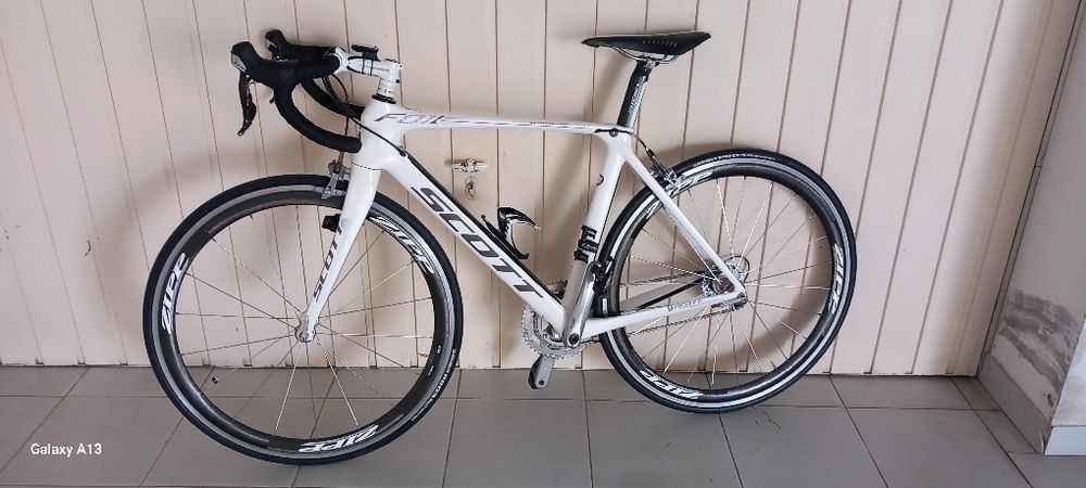 Bicicleta estrada Scott Foil como nova - L