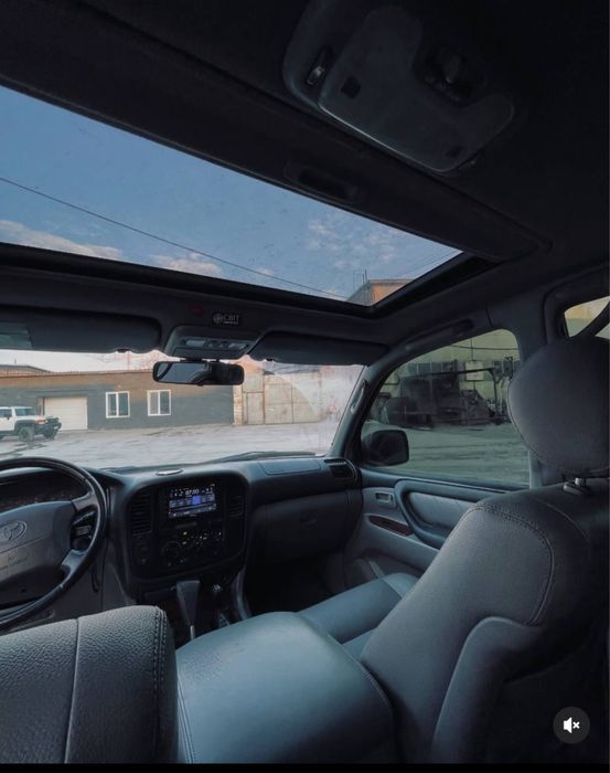 Toyota LandCruiser 100