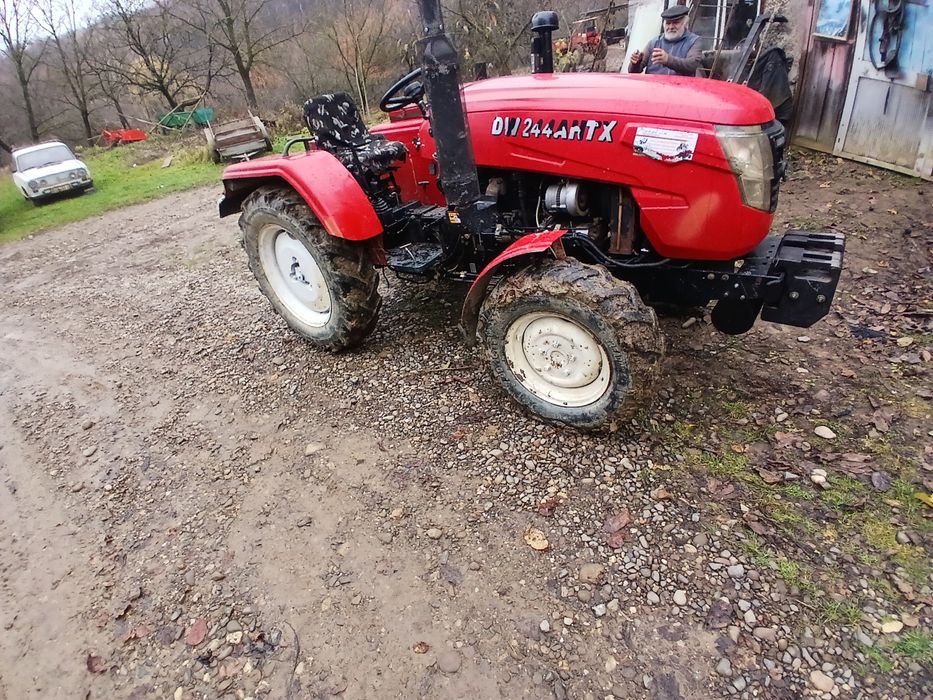 Продам трактор хінтай