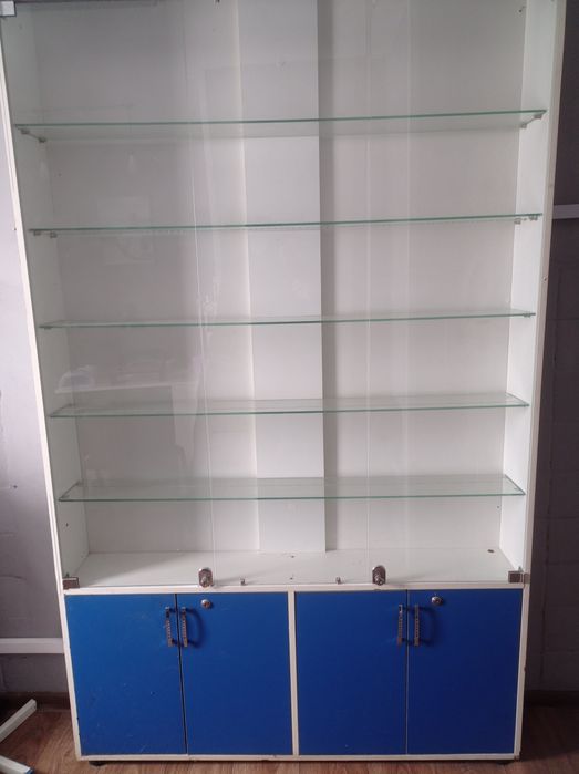 Продам шкаф вітрину під стекло б/у