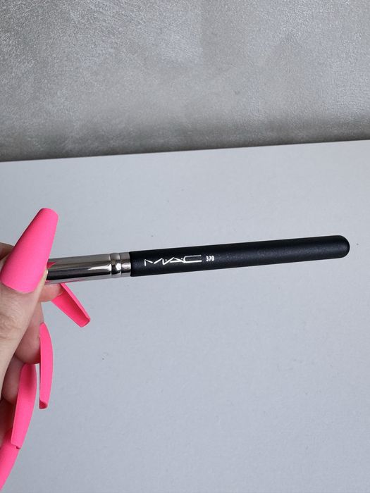 Nowy pędzel do makijażu MAC 370 do korektorów mini okrągly