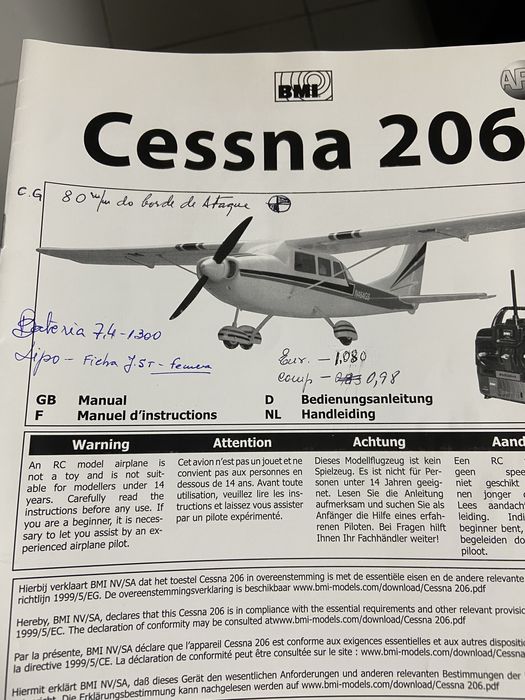 Avião RC motor eléct. ( Em Foam ) Novo. C/ Radio 2.4