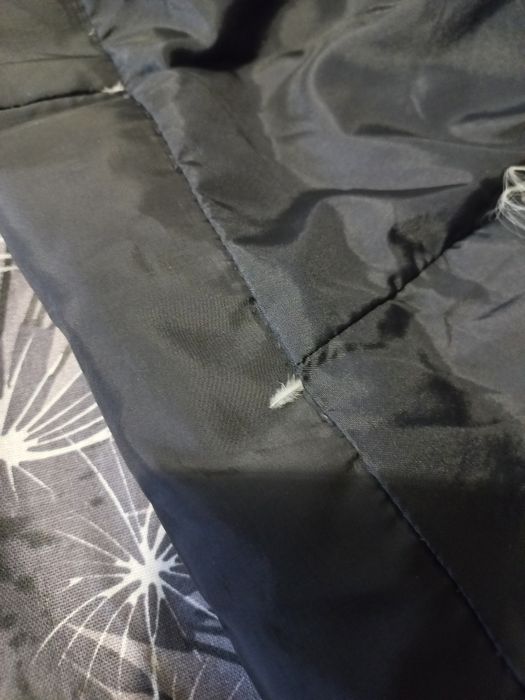 Пуховик жіночій.