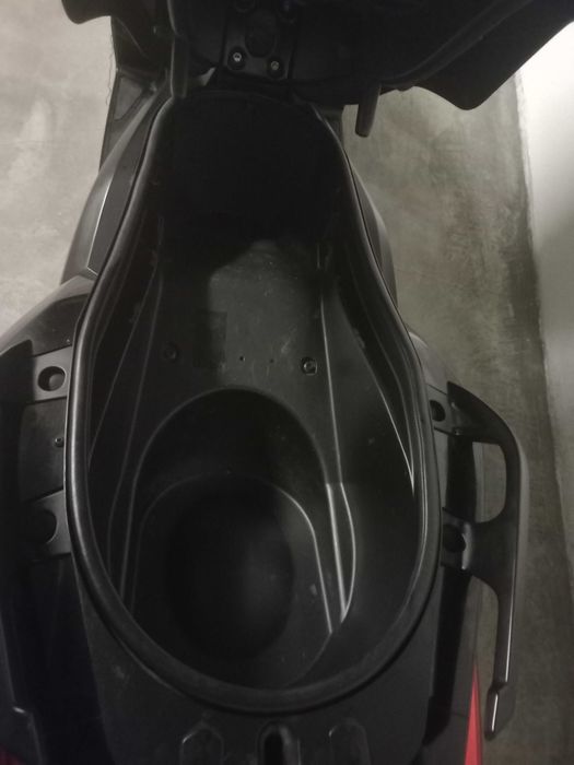 Yamaha xmax 400 como nova