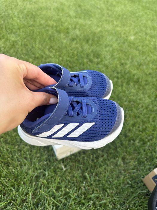 Кросівки Adidas 23,5 розмір 15 см устілка Стан нових