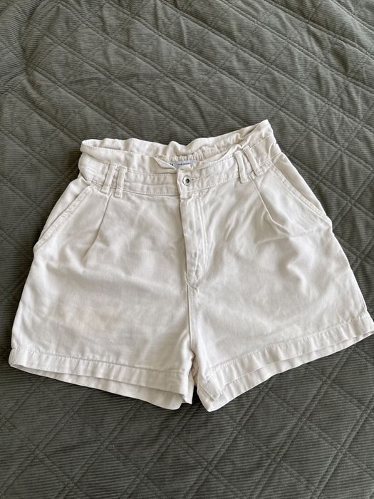 Calções bege da Zara, tamanho 38.