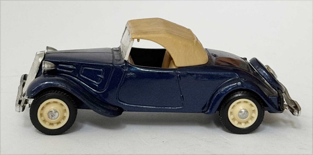 Eligor_CITROEN Traction AV Cabriolet Capote 1938 Ref. 1002 Escala 1/43. Em excelente estado geral.
