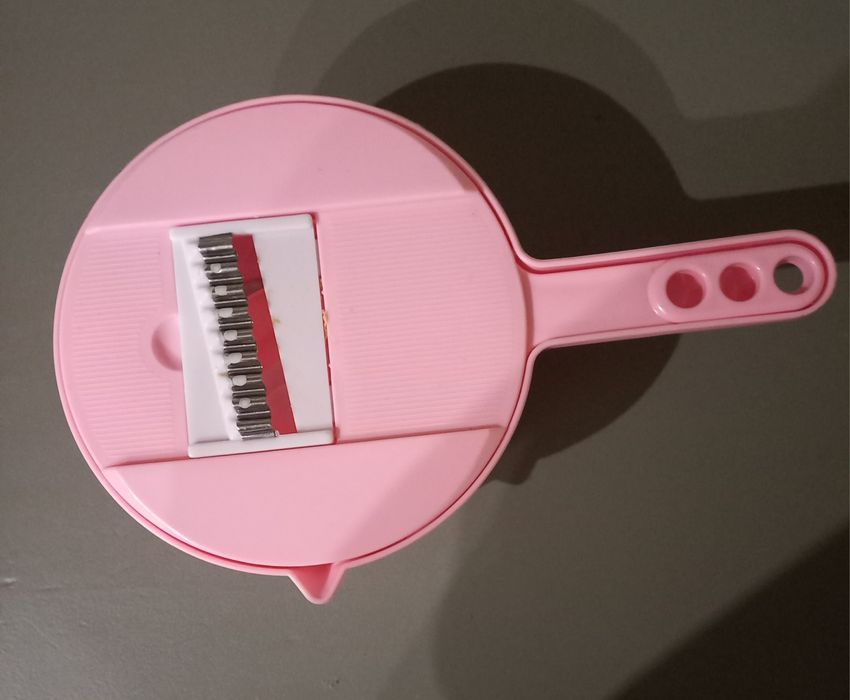 Urządzenie fo tarcia warzyw i mycia