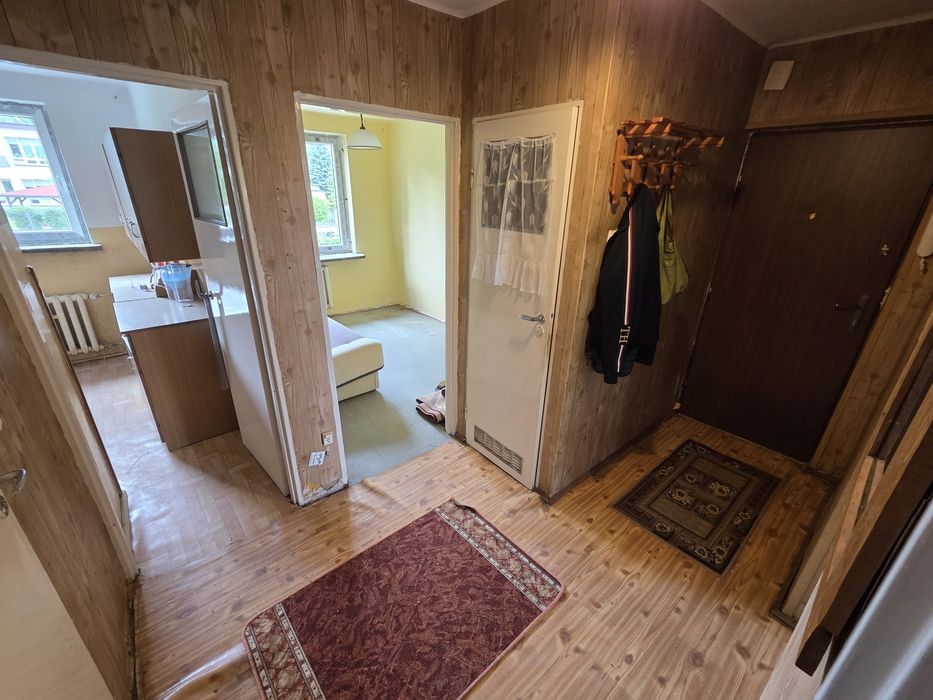 Mieszkanie 4 pokoje parter balkon 2 piwnice niski czynsz