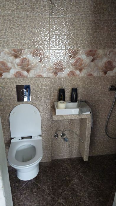 вул. Переможна ,продаж котеджу з частково закінченим ремонтом.