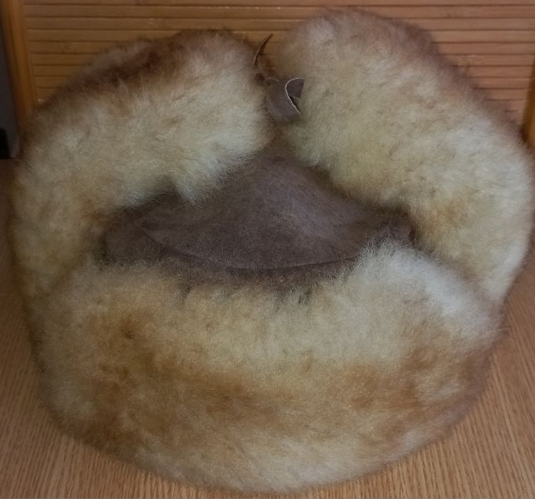 шапка-ушанка натуральная.Размер 56. Б/у