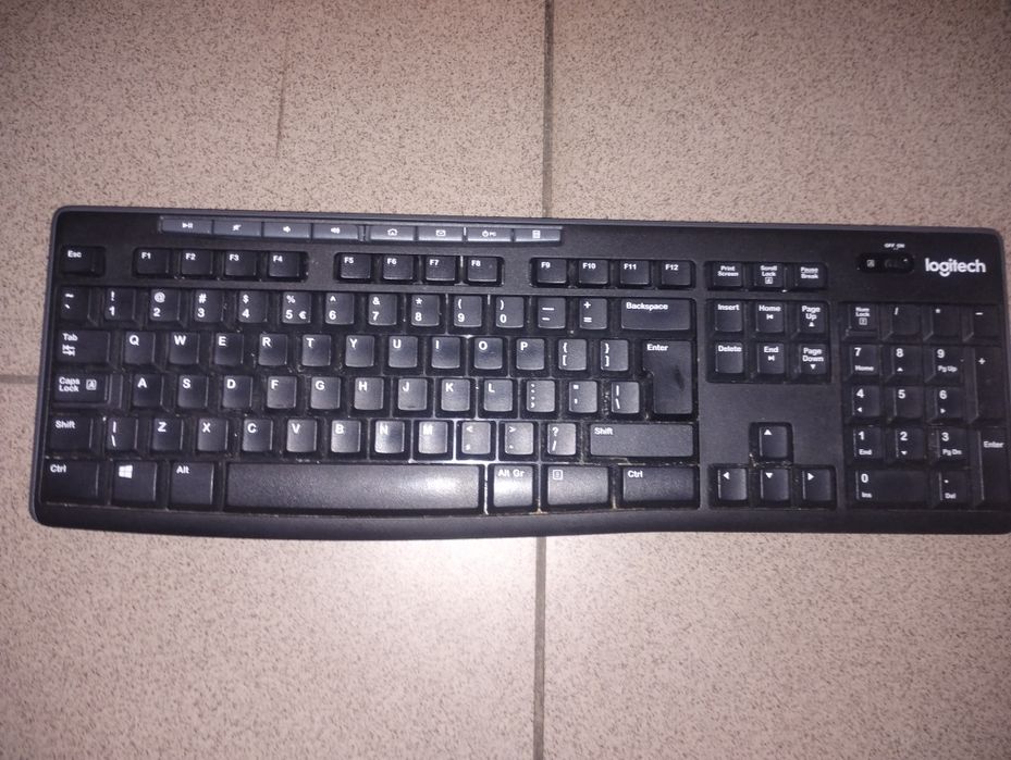 Klawiatury (Logitech K545, Logitech K270, Gembird  KB-U-103 ).