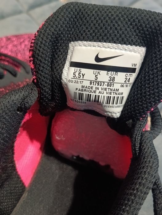 кросівки Nike для дівчинки в ідеальному стані