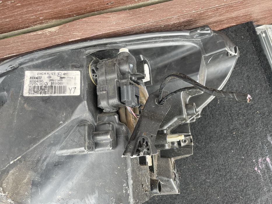 Фари, фара, ліхтарі передні Renault Twingo 2 Рено Твінго 2 рестайлінг