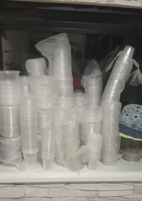 Одноразовые пластиковые стаканы