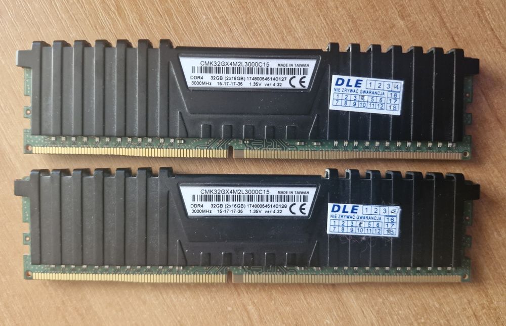 Ram DDR4 Corsair 32GB (2x16GB)Vengeance 3000MHz CZYTAJ OPIS!!!