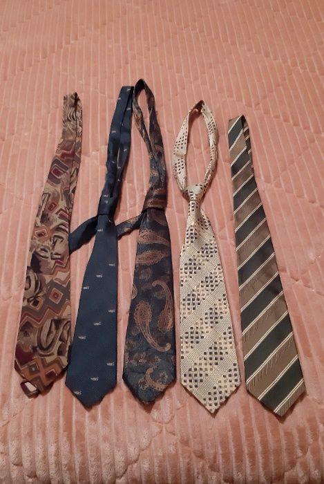 Gravatas em bom estado