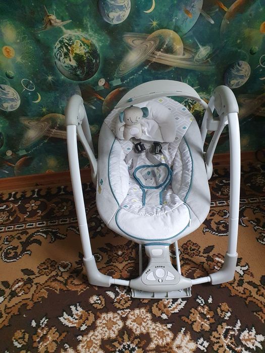 Укачивающий центр  для малюків . 2 шт різні