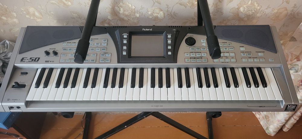Roland e50. Продам синтезатор