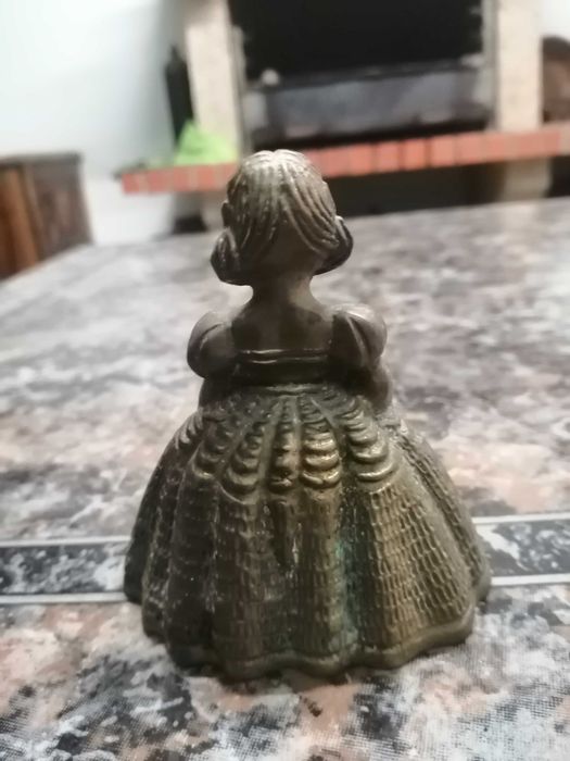 campainha de mesa antiga , em metal