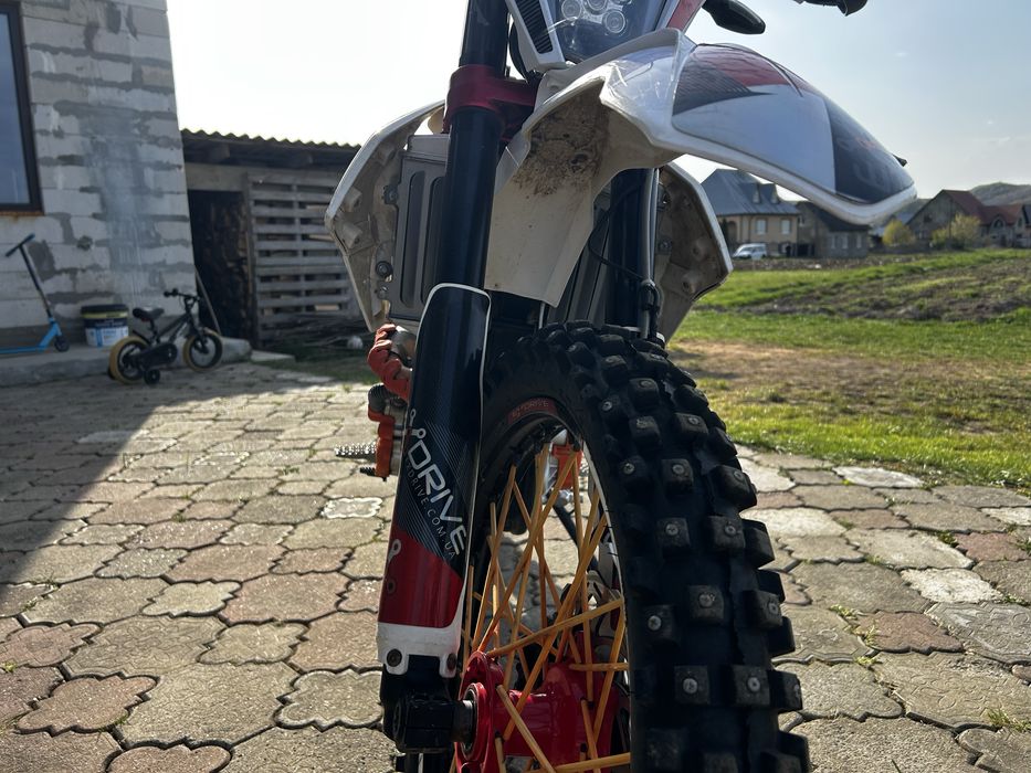Мотоцикл EXDRIVE