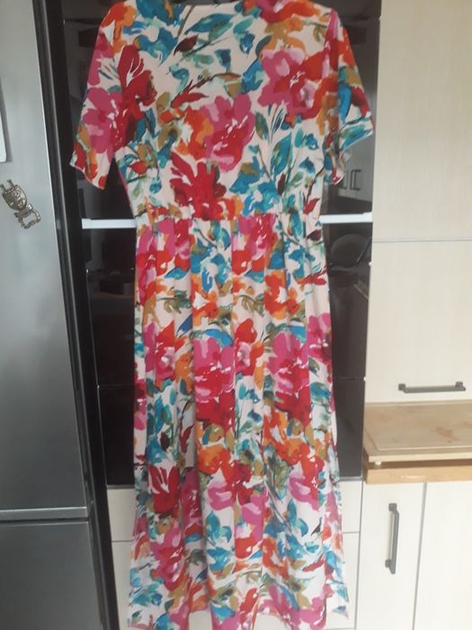 Sukienka w kwiaty