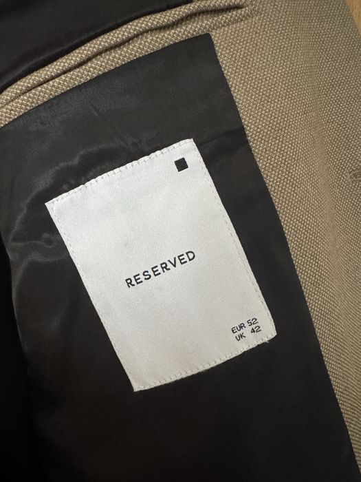 Beżowy garnitur męski Reserved 52