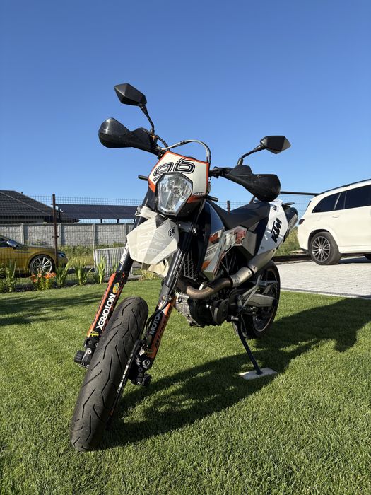 KTM 690 SMC supermoto