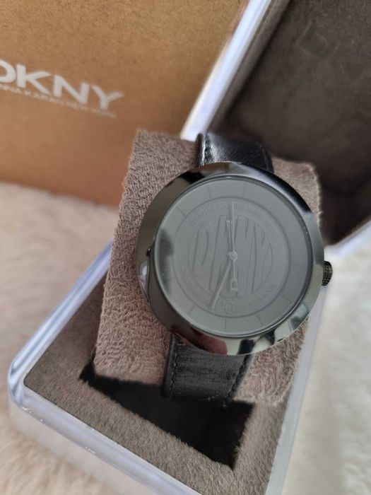 Relógio DKNY preto