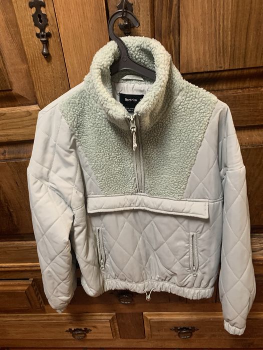 Sweat Bershka pelo e fecho verde