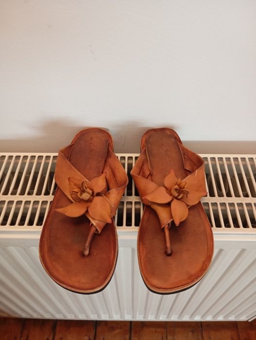 Buty japonki skórzane, rozm. 40